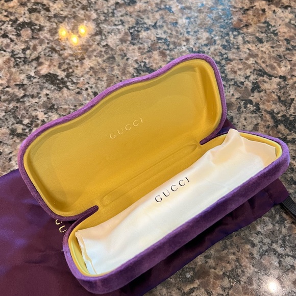 Authentic GUCCI Sunglasses - Picture 8 of 8